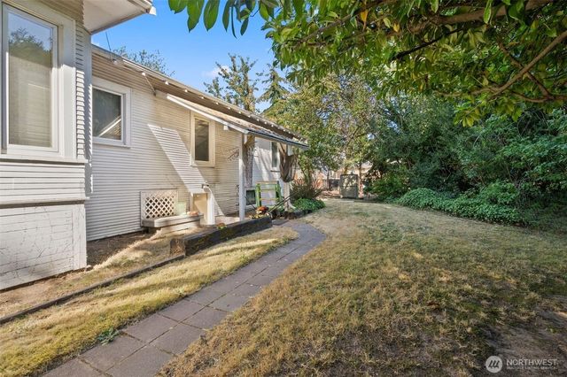 419 S 150th Street, Burien, WA 98148