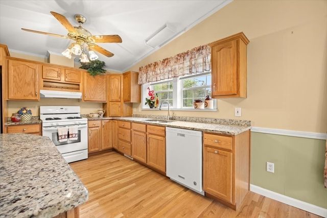 5604 Oak Point Drive, Middleboro, MA 02346