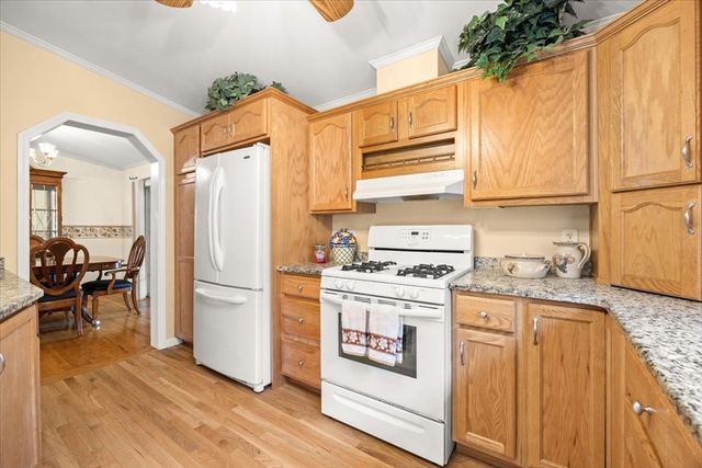 5604 Oak Point Drive, Middleboro, MA 02346