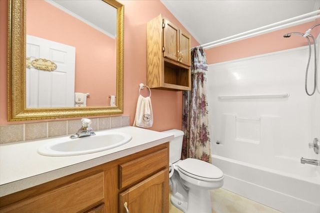 5604 Oak Point Drive, Middleboro, MA 02346