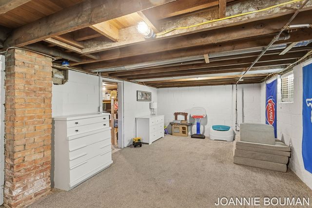 228 N Ottawa Street, Zeeland, MI 49464