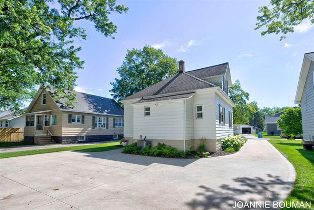 228 N Ottawa Street, Zeeland, MI 49464