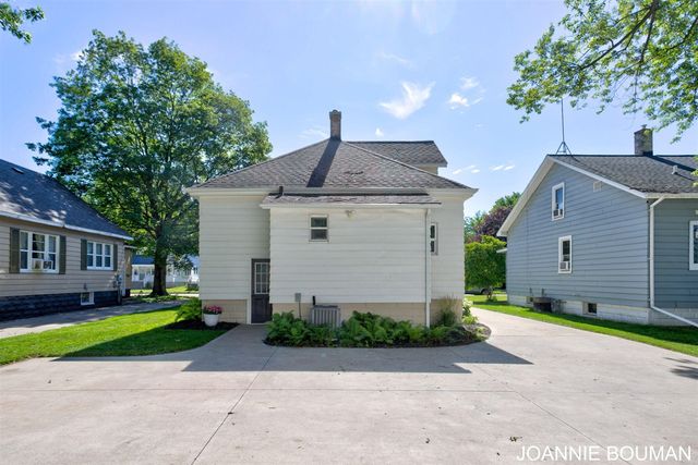 228 N Ottawa Street, Zeeland, MI 49464