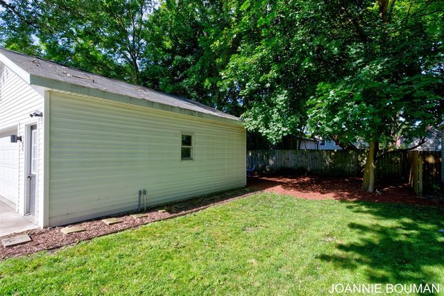 228 N Ottawa Street, Zeeland, MI 49464
