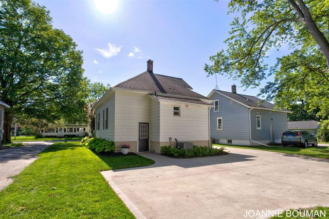 228 N Ottawa Street, Zeeland, MI 49464