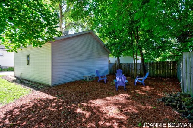 228 N Ottawa Street, Zeeland, MI 49464