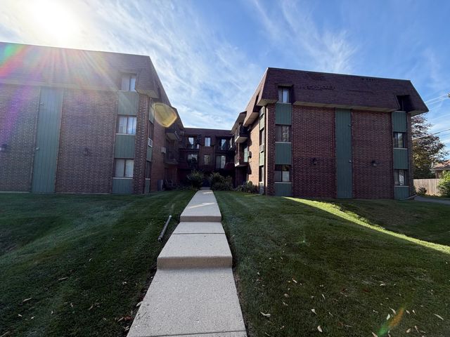 4942 Douglas Road 206, Downers Grove, IL 60515