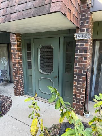 4942 Douglas Road 206, Downers Grove, IL 60515