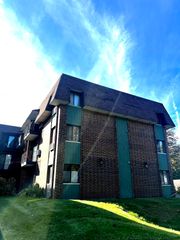 4942 Douglas Road 206, Downers Grove, IL 60515