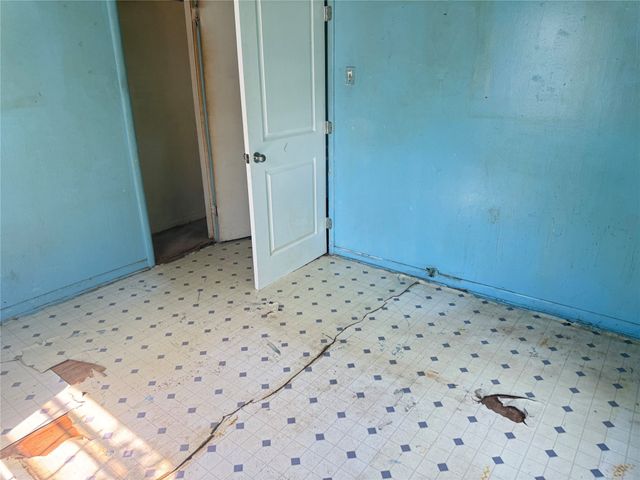 303 Perry Avenue, Waxahachie, TX 75165