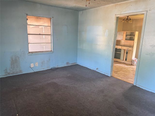 303 Perry Avenue, Waxahachie, TX 75165