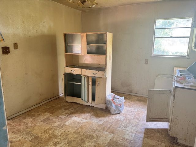 303 Perry Avenue, Waxahachie, TX 75165