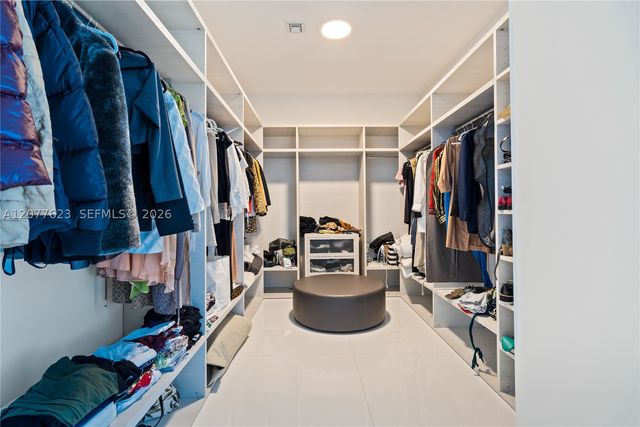 88 SW 7th St 4203, Miami, FL 33130