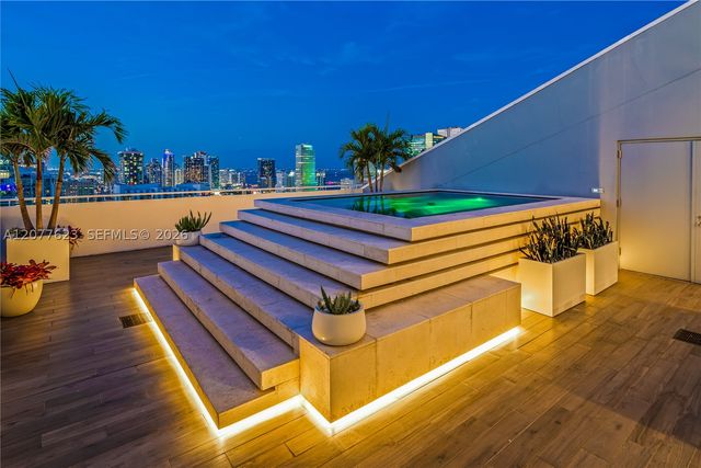 88 SW 7th St 4203, Miami, FL 33130