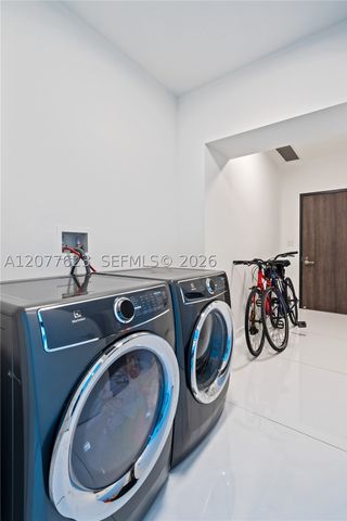 88 SW 7th St 4203, Miami, FL 33130