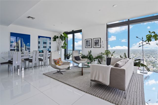 88 SW 7th St 4203, Miami, FL 33130