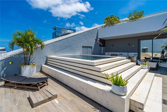 88 SW 7th St 4203, Miami, FL 33130