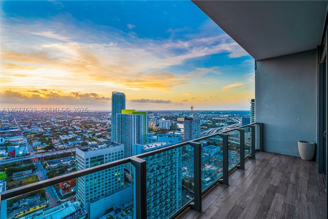 88 SW 7th St 4203, Miami, FL 33130