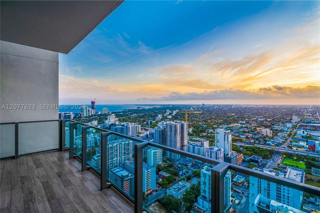 88 SW 7th St 4203, Miami, FL 33130