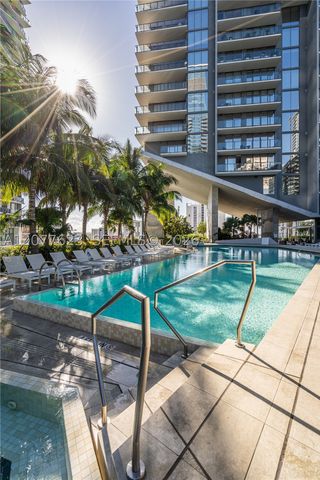 88 SW 7th St 4203, Miami, FL 33130
