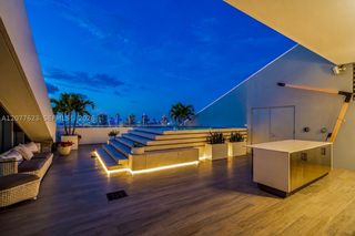 88 SW 7th St 4203, Miami, FL 33130
