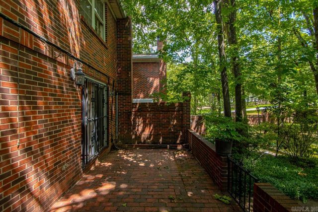 103 Cambridge Place, Little Rock, AR 72227