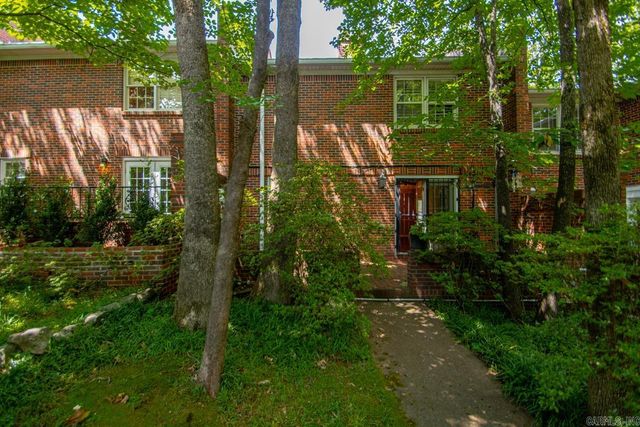 103 Cambridge Place, Little Rock, AR 72227