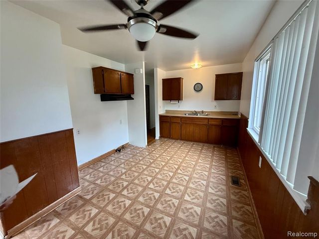 5221 Woodward Street, Wayne, MI 48184