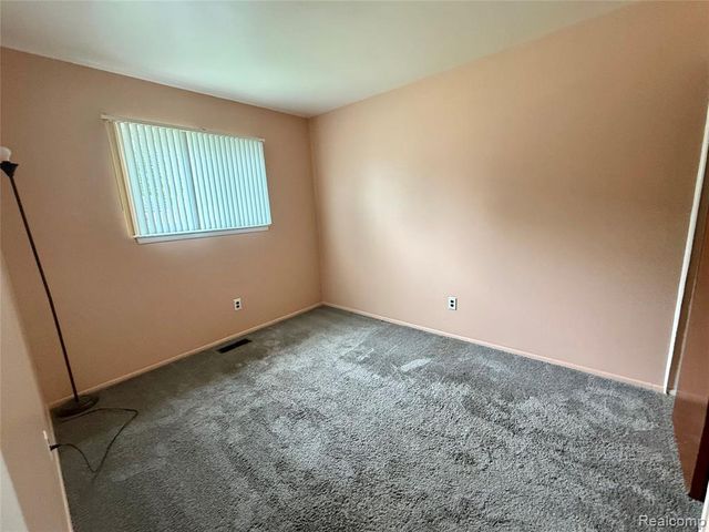 5221 Woodward Street, Wayne, MI 48184