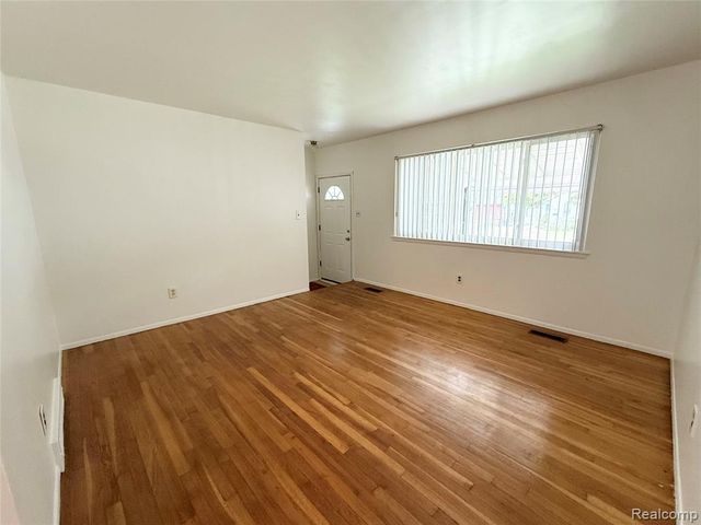 5221 Woodward Street, Wayne, MI 48184