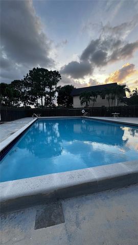 173 NW 93rd Ave 201, Pembroke Pines, FL 33024