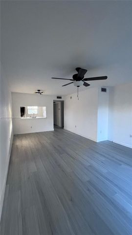 173 NW 93rd Ave 201, Pembroke Pines, FL 33024