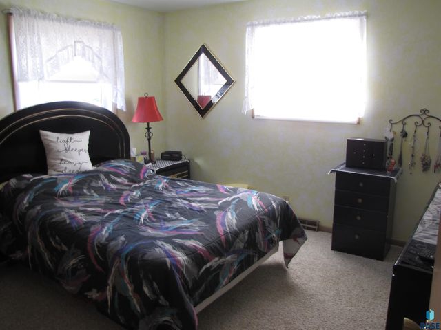 3108 S 7th Ave, Sioux Falls, SD 57105
