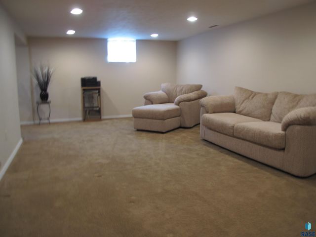 3108 S 7th Ave, Sioux Falls, SD 57105
