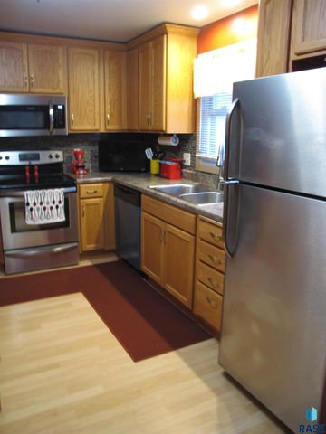 3108 S 7th Ave, Sioux Falls, SD 57105