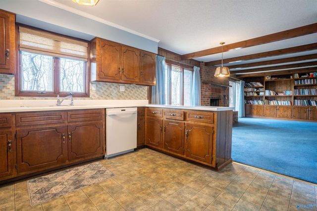 35 Circle Drive NE, Fort Payne, AL 35967