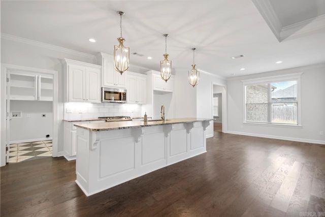 9608 Meadow Creek Drive, Sherwood, AR 72120