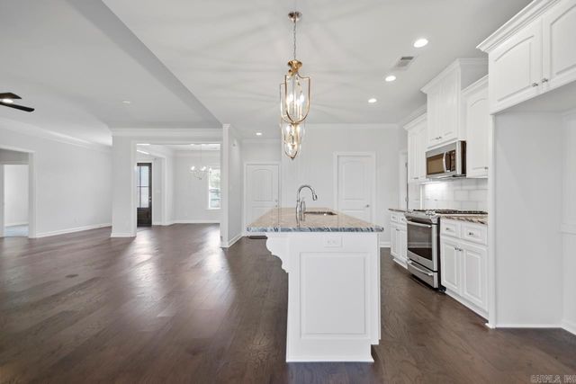 9608 Meadow Creek Drive, Sherwood, AR 72120