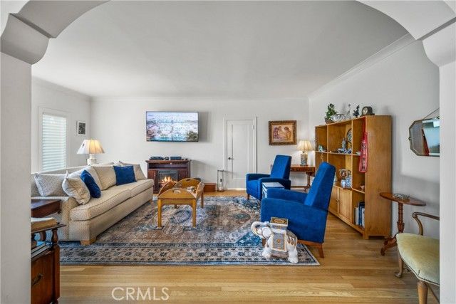 1245 S Hudson, Los Angeles, CA 90019