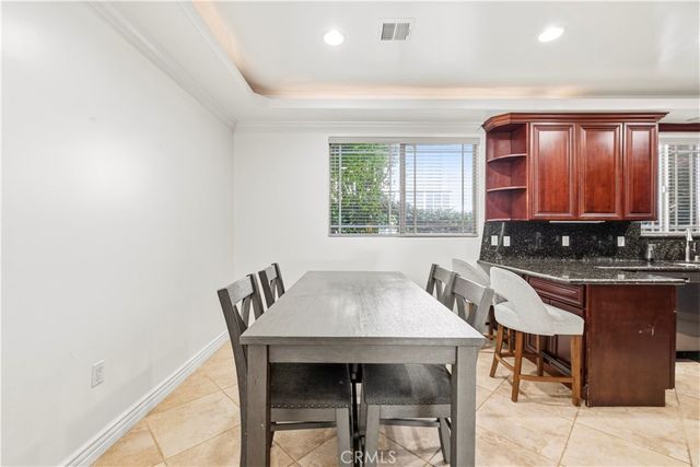 11145 Sunshine Terrace 102, Studio City, CA 91604