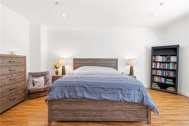 11145 Sunshine Terrace 102, Studio City, CA 91604