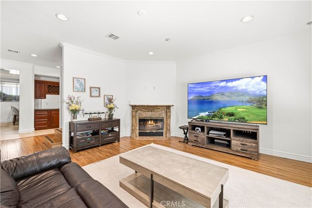 11145 Sunshine Terrace 102, Studio City, CA 91604