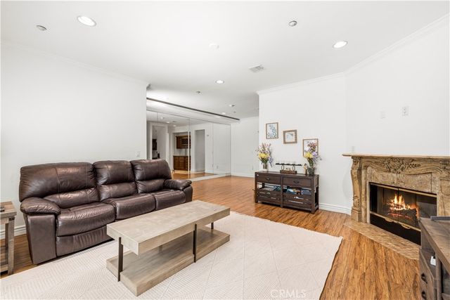 11145 Sunshine Terrace 102, Studio City, CA 91604