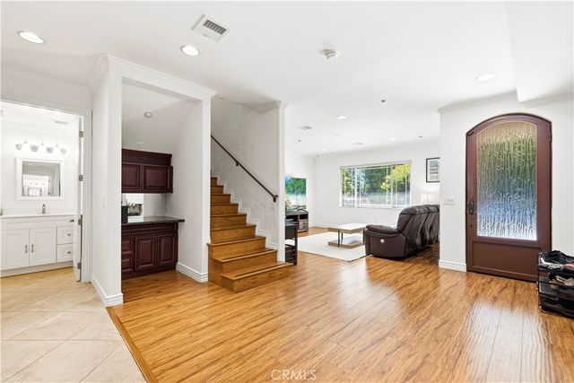 11145 Sunshine Terrace 102, Studio City, CA 91604