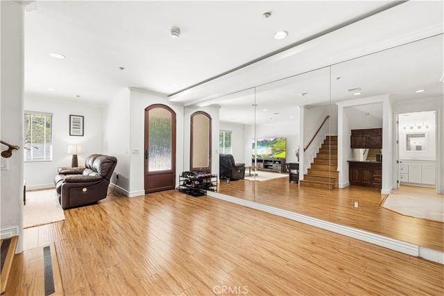 11145 Sunshine Terrace 102, Studio City, CA 91604