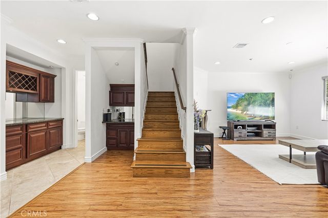 11145 Sunshine Terrace 102, Studio City, CA 91604