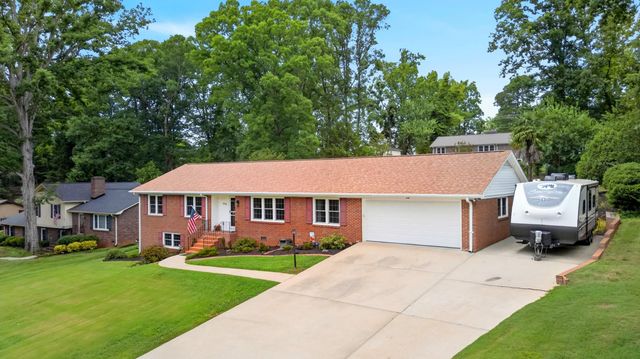 208 Holly Road, Taylors, SC 29687