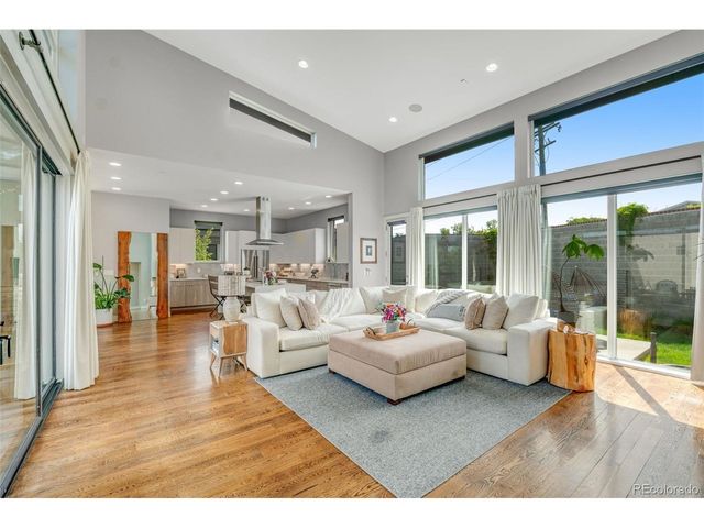 10 Wilder Ln, Littleton, CO 80123
