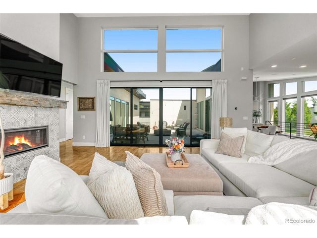 10 Wilder Ln, Littleton, CO 80123