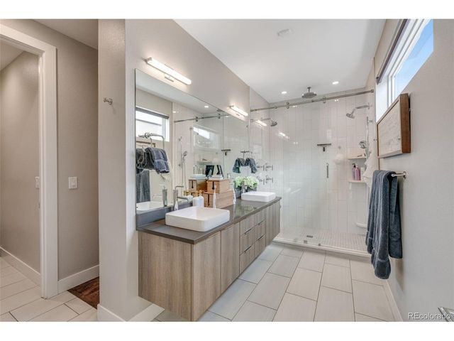 10 Wilder Ln, Littleton, CO 80123